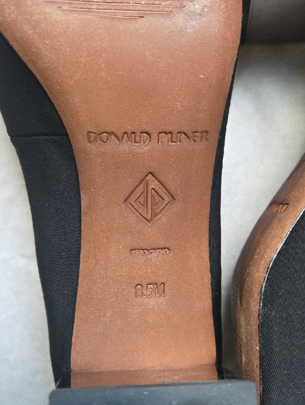 Donald Pliner Corin Mid Heel Pumps - Picture 7 of 8